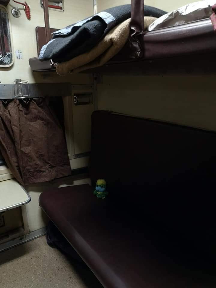 Finally back on a train again!! 🚂🚃🚃 Eddie’s first trip with Indian Railways was on a very interesting night train from Gorakhpur to Varanasi. Finally back on a train again!! 🚂🚃🚃 Eddie’s first trip with Indian Railways was on a very interesting night train from Gorakhpur to Varanasi.