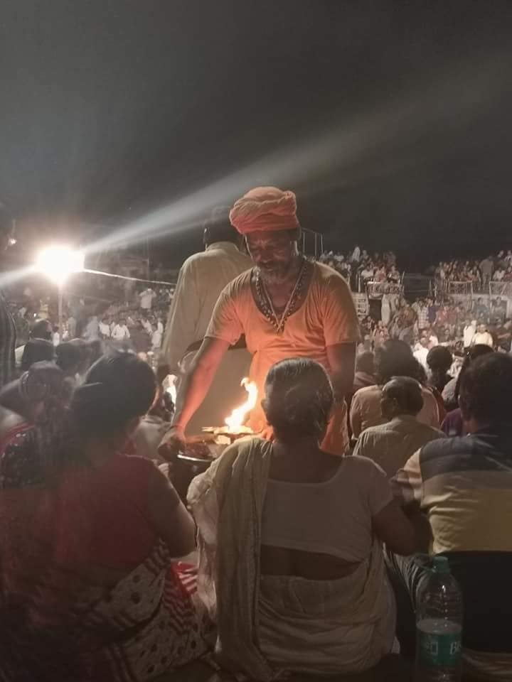 Puja in Varanasi. Lot’s of people, lot’s of music, and a great experience. Puja in Varanasi. Lot’s of people, lot’s of music, and a great experience.