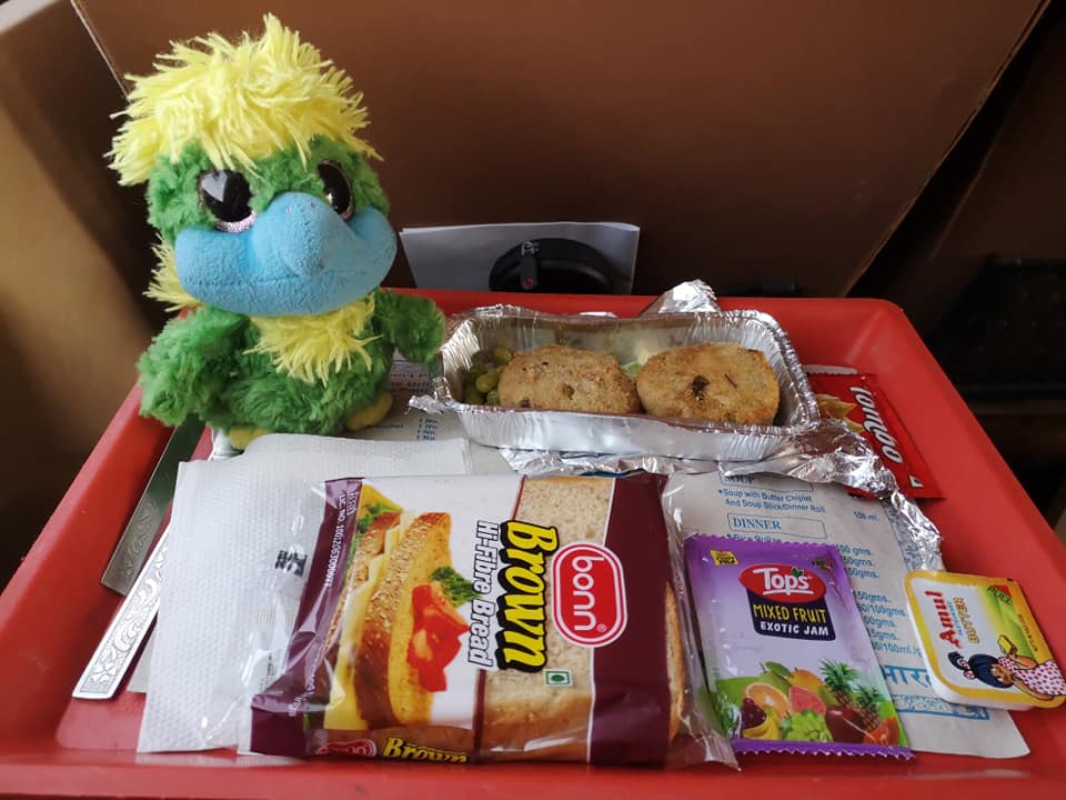 Train meals are as yummi as airline meals…😁🙄👌 Train meals are as yummi as airline meals…😁🙄👌