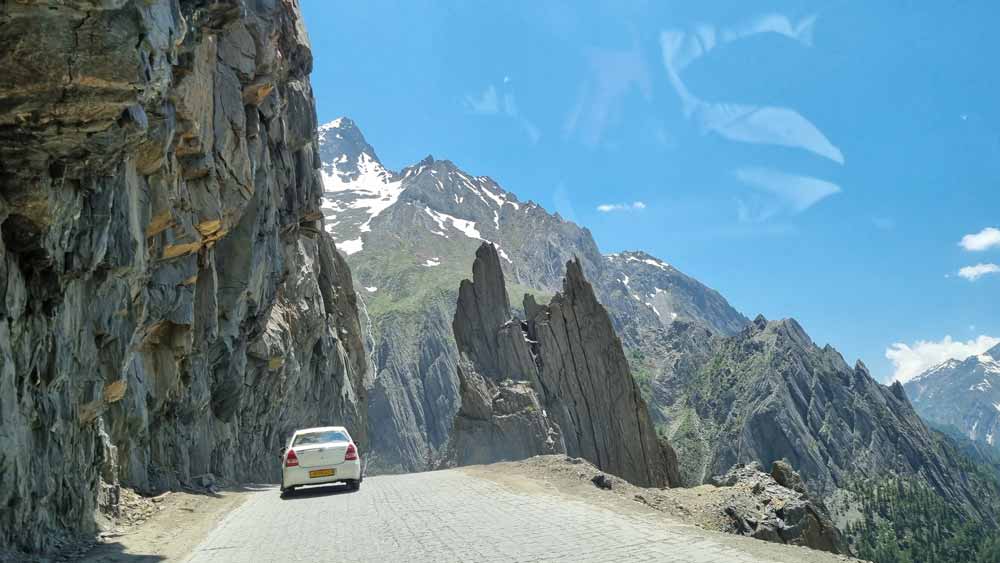 Eddie has started his ascent toward higher grounds and crossed 4100 meter high mountain passes on Srinagar-Leh highway! ๐ Eddie has started his ascent toward higher grounds and crossed 4100 meter high mountain passes on Srinagar-Leh highway! ๐