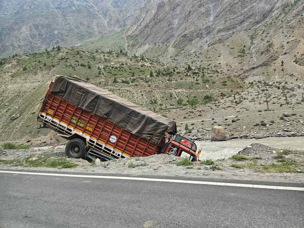 This is what happens if you're looking at your phone whilst driving the Leh-Manali Highway.. This is what happens if you're looking at your phone whilst driving the Leh-Manali Highway..