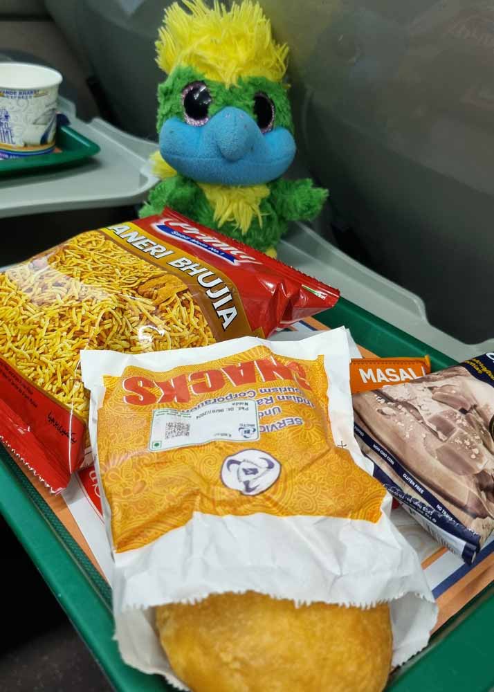 On the train from Chandighar to Pushkar... Yummi in my tummy!! ๐ On the train from Chandighar to Pushkar... Yummi in my tummy!! ๐